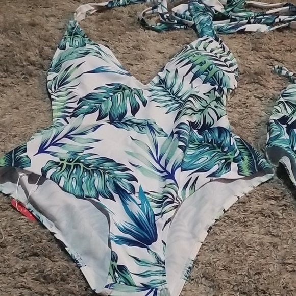 Mother & Daughter Matching Swimsuits - Picture 7 of 10